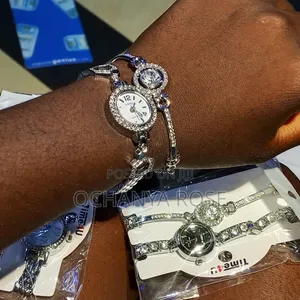 Classic Unisex Wristwatch