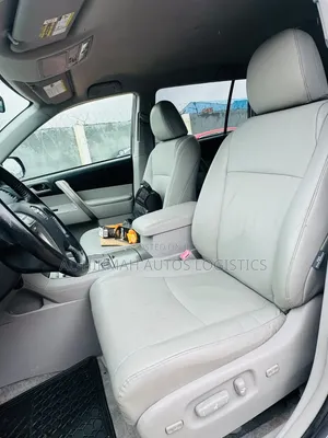 Toyota Highlander SE 2010 Gray