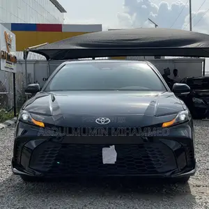 Toyota Camry SE 2025 Black