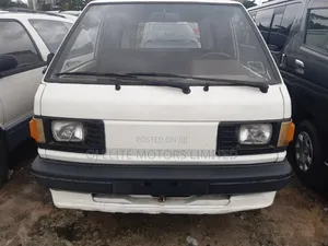 Toyota HiAce 2000 White