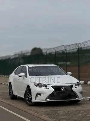 Lexus ES 2016 White