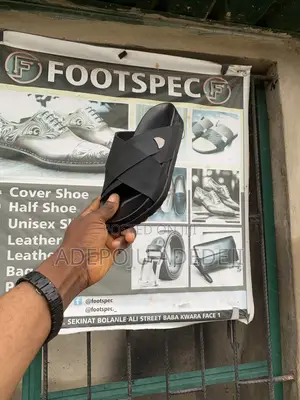 Slippers Available in All Color and Sizes