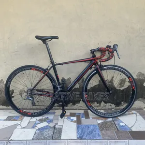 Clean Red Pro 8speed Sport Road Bike, Hand Selector Carbon Fork