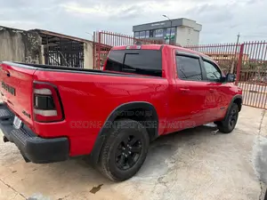 RAM 1500 2021 Red