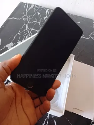 Apple iPhone 7 Plus 32 GB Black