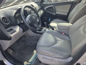 Toyota RAV4 2010 Silver