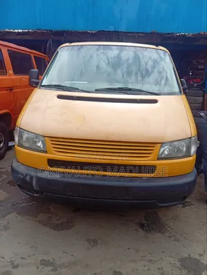 Volkswagen Transporter 2005 Yellow