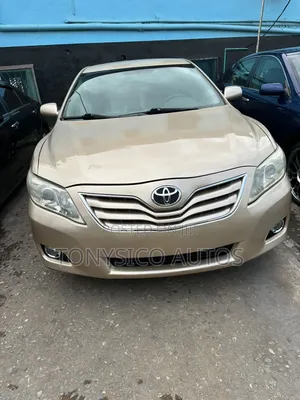 Toyota Camry 2010 Gold