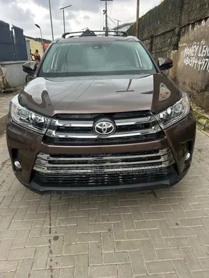 Toyota Highlander 2018 Brown