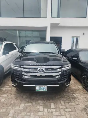 Toyota Land Cruiser 4.6 V8 GX-R 2013 Black