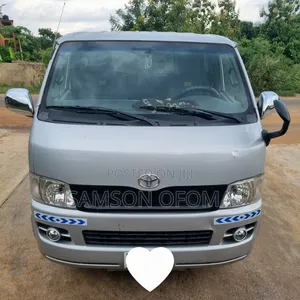 Toyota HiAce 2005 Silver