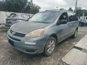 Toyota Sienna 2004 Blue