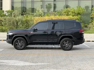 Toyota Land Cruiser 2022 Black