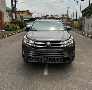 Toyota Highlander XLE V6 4x2 (3.5L 6cyl 6A) 2016 Gray