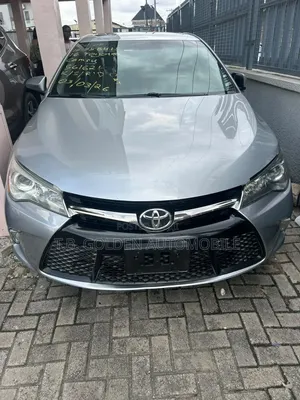 Toyota Camry 2016 Silver