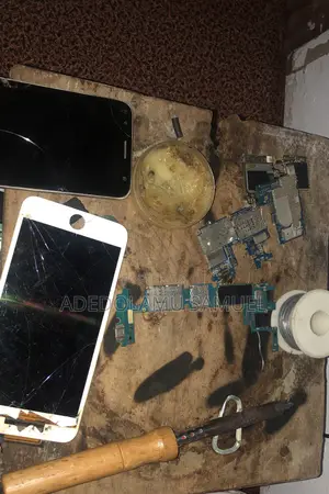 Professional Phone Repair – Screens, Software Flashing Unlocking