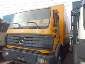 Mercedes-Benz  Truck  1997 Orange 