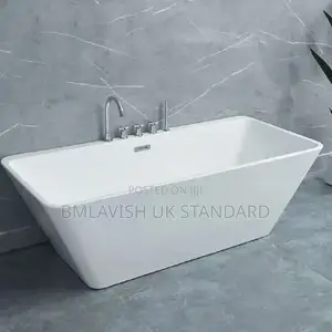 White Acrylic Bathtub With Tap