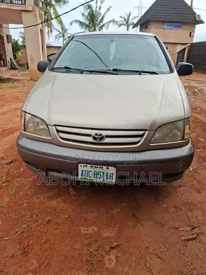 Toyota Sienna LE 2001 Gray