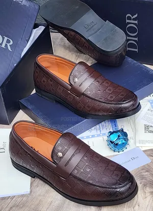 Dior Luxury Men’s Shoes – Elegance Comfort