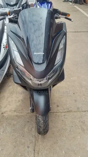 Honda 2022 Black