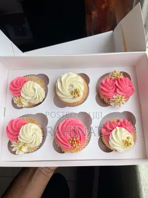 Box of 6 Luxe Pink White Cupcakes With Gold Toppings