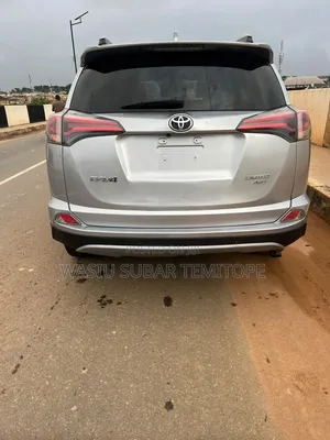 Toyota RAV4 Limited AWD (2.5L 4cyl 6A) 2017 Silver