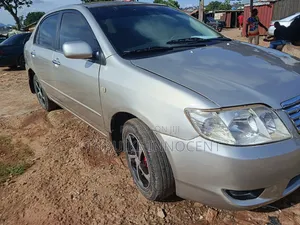 Toyota Corolla 2002 Gold