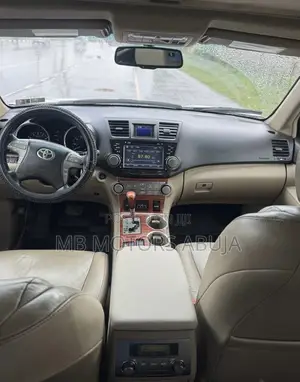 Toyota Highlander 2010 Silver