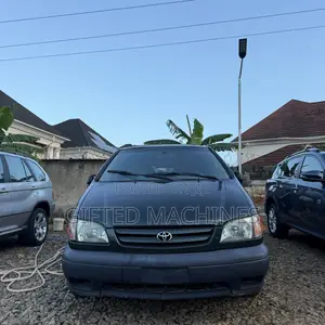 Toyota Sienna 2002 Green