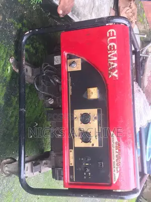Elemax SH7600EX 5.6kVA/6.5kVA Generator (Honda GX390 Engine) -Japanese