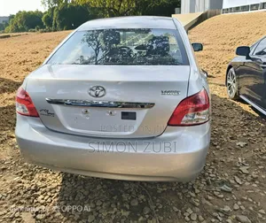Toyota Yaris 2012 Silver