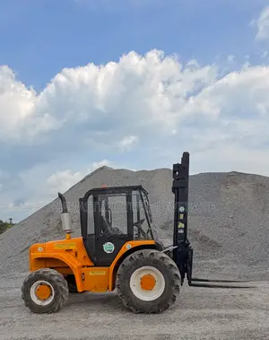 JCB 930 - Rough Terrain Forklift
