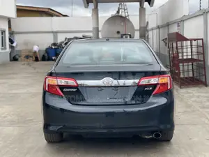 Toyota Camry XLE 4dr Sedan (2.5L 4cyl 6A) 2013 Gray