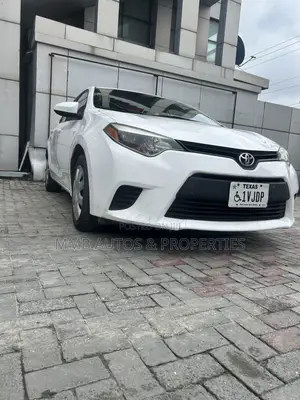 Toyota Corolla LE 4dr Sedan (1.8L 4cyl CVT) 2014 White