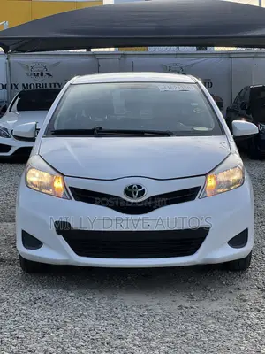 Toyota Yaris LE Hatchback 5dr 2014 White