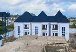 3bdrm Duplex in Kolapo Ishola Gra, Akobo for rent