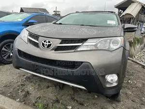 Toyota RAV4 Limited 4dr SUV AWD (2.5L 4cyl 6A) 2015 Gray