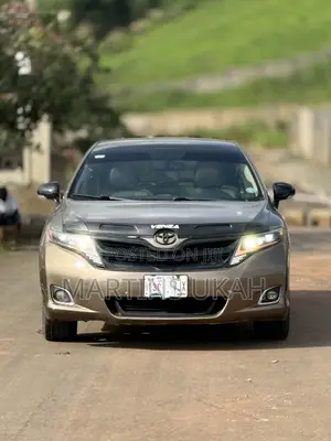 Toyota Venza V6 AWD 2011 Brown