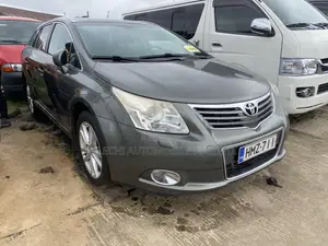 Toyota Avensis 2014 Green