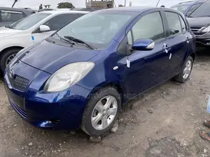 Toyota Yaris Base Sedan 4dr 2010 Blue