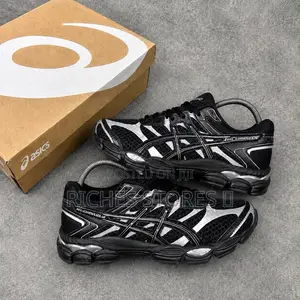 Asics Gel-Cumulus 16 Black Silver Sneakers