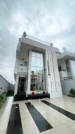 5bdrm Duplex in Lekki Phase 1 for sale