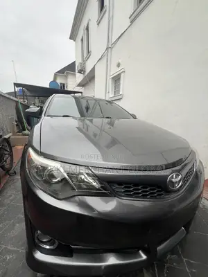 Toyota Camry SE 4dr Sedan (2.5L 4cyl 6A) 2012 Gray