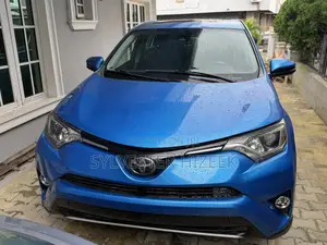 Toyota RAV4 2018 Blue
