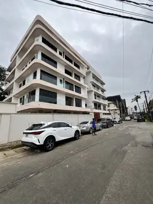 4bdrm Maisonette in Shonibare Estate for sale