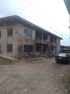 4bdrm Block of Flats in Oluyole for sale