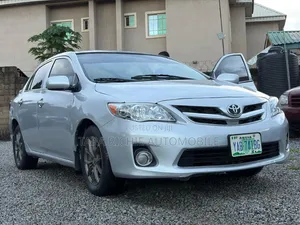 Toyota Corolla 2012 Silver