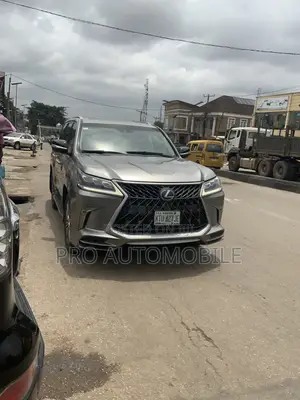 Lexus LX 570 AWD 2017 Gray
