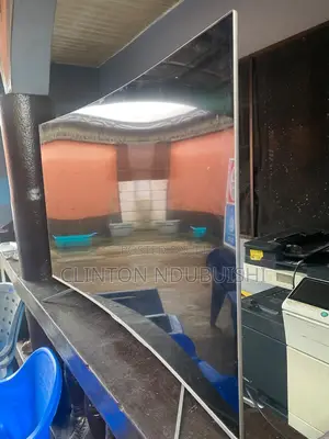 HiSense Curve TV